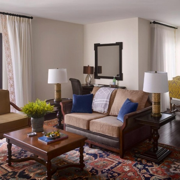 Plaza la Reina image 11