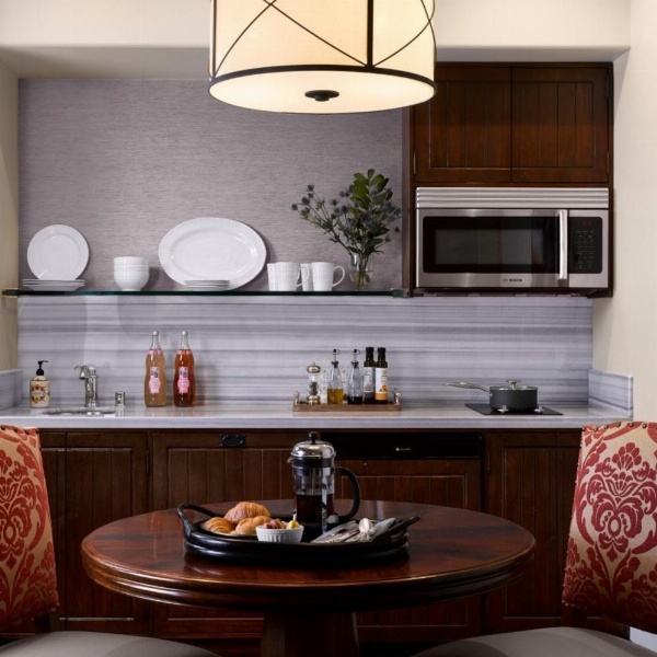 Plaza la Reina image 14