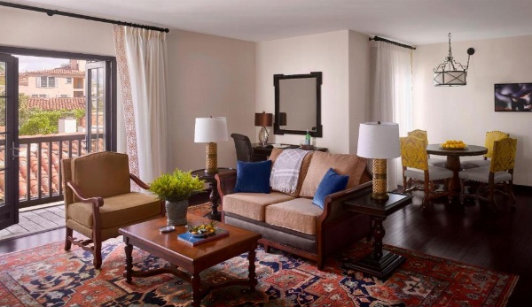 Plaza la Reina image 16