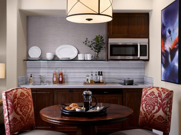 Plaza la Reina image 22